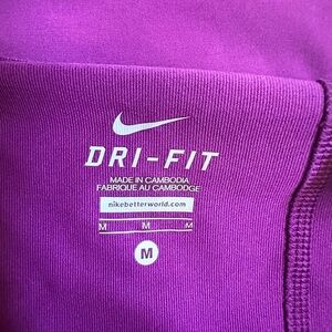 Nike tennis skirt, gently worn, size Medium